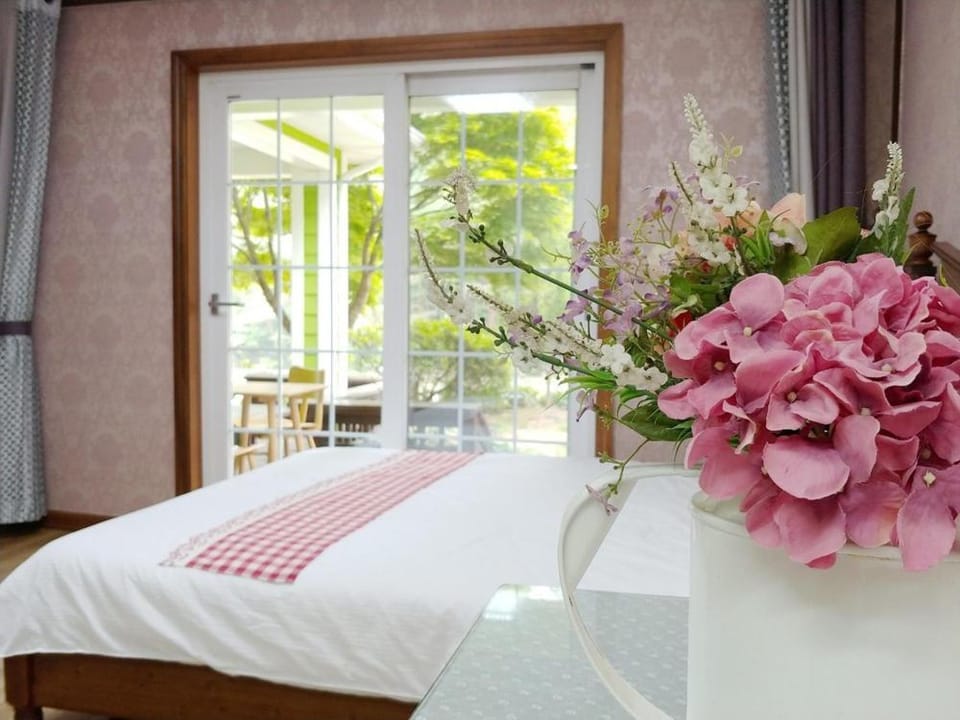 Yang Yang Sangol Yeohang Pension Bed and Breakfast in South Korea