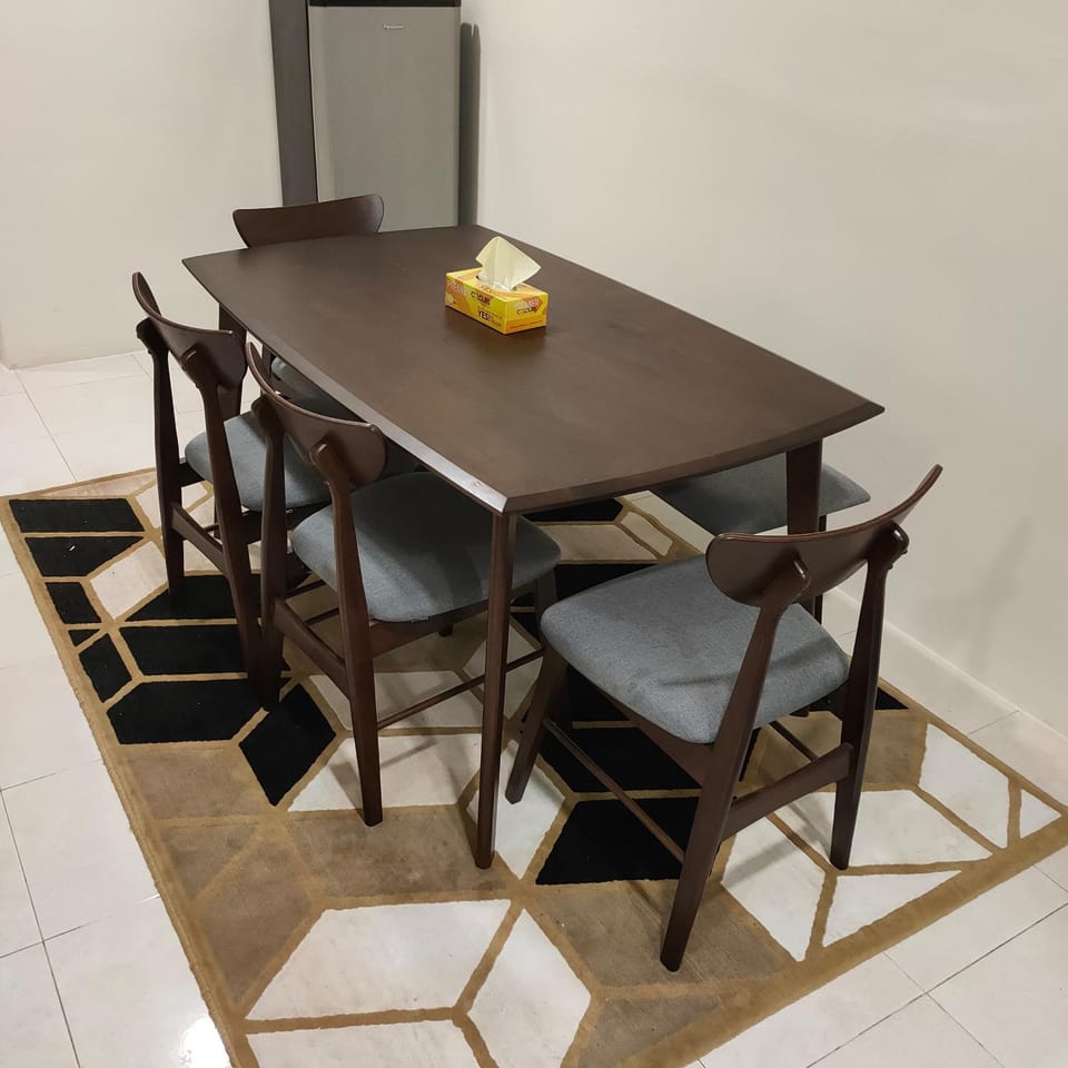 Seating area, Dining area