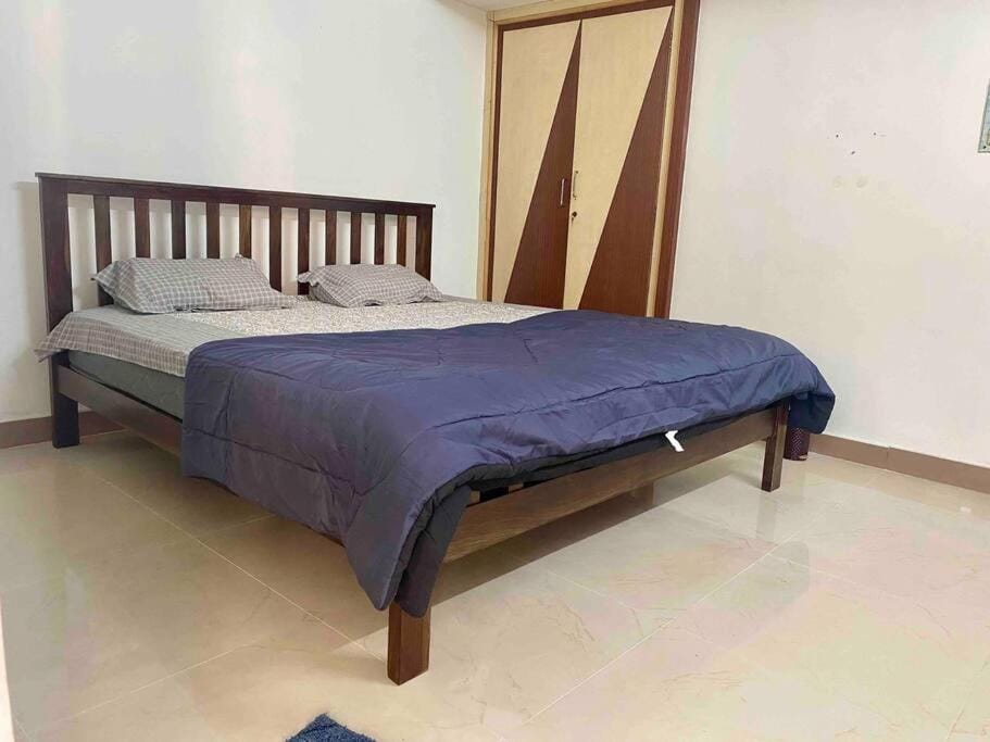 Royal King Bed Suite, Service Apartments, 1km to center , Free WI-FI Apartment in Mysuru