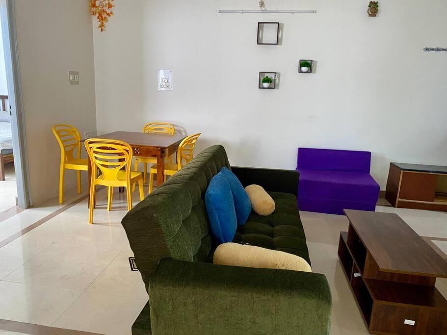 Royal King Bed Suite, Service Apartments, 1km to center , Free WI-FI Apartment in Mysuru