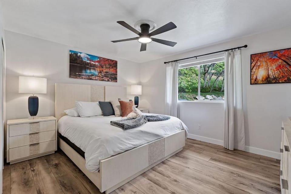 Family Ski Oasis - Swim Spa, Playground, Sleeps 16 Villa in Holladay