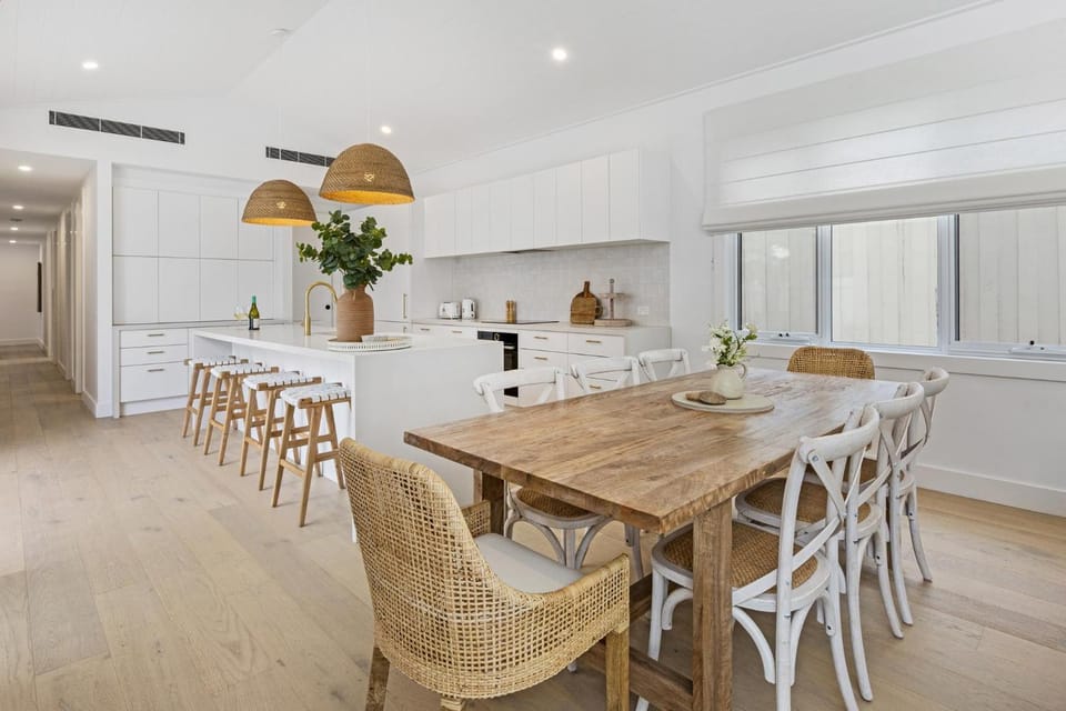 The White Haven - Walk to Everything in Sorrento House in Melbourne Road