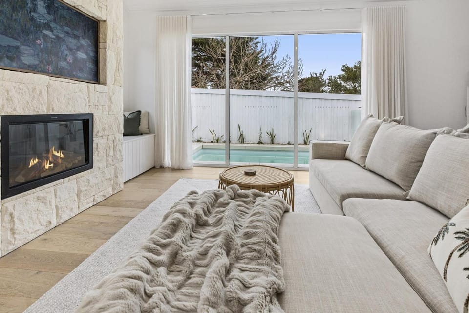 The White Haven - Walk to Everything in Sorrento House in Melbourne Road