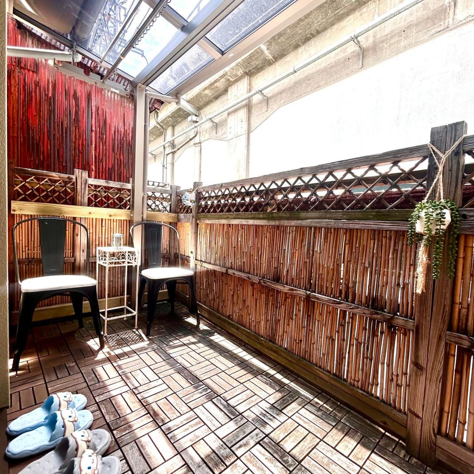西九条駅徒歩2分USJと梅田と関空直通丸々貸切長屋koto House in Osaka