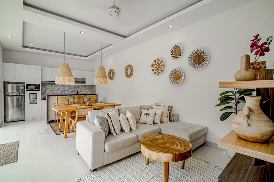 Kitchen or kitchenette, Living room, Seating area, Dining area