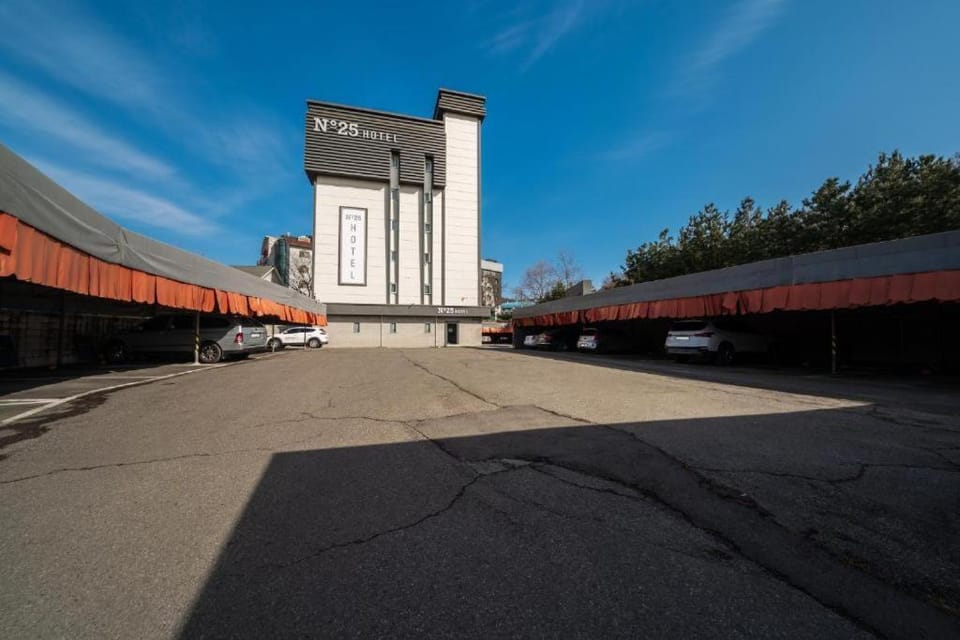 Property building, Day
