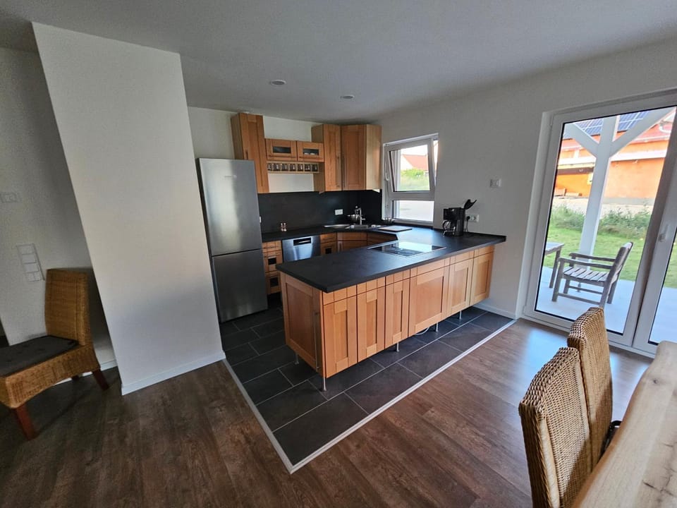 Property building, Kitchen or kitchenette, Living room