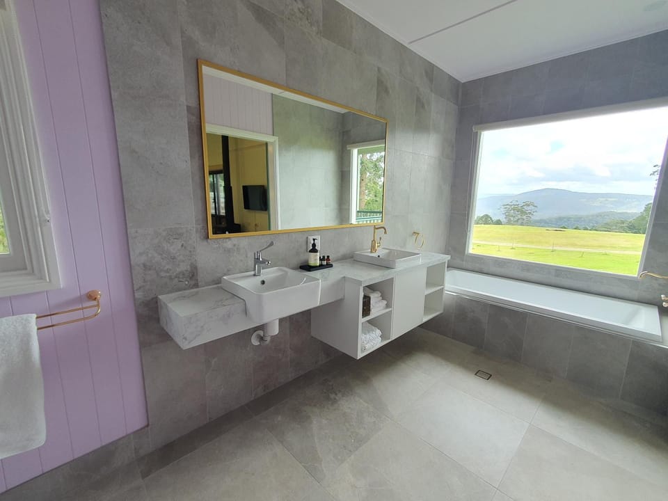 Bathroom, Facility for disabled guests, Bath, acessibility