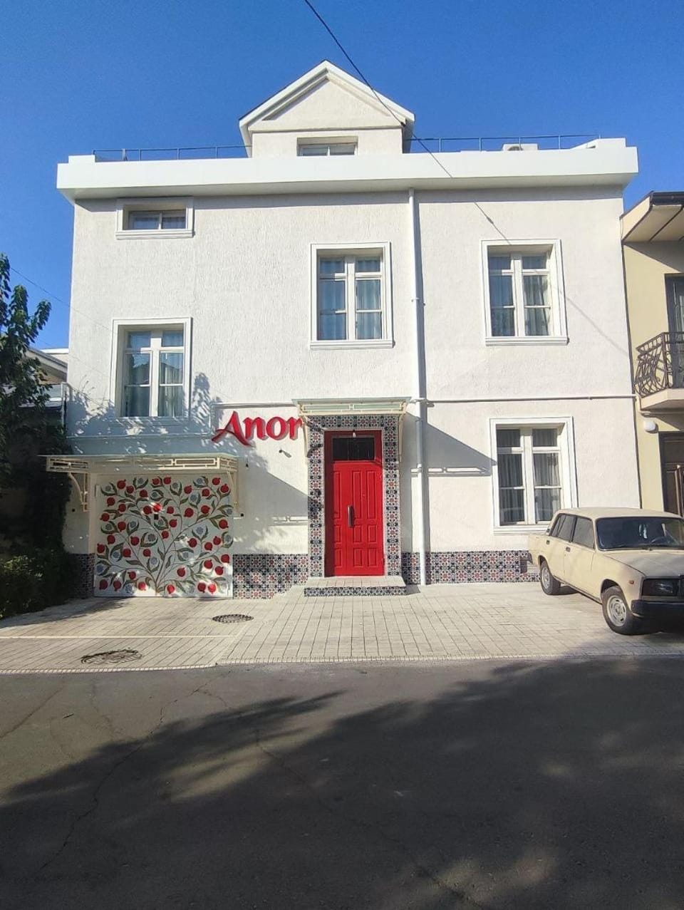Facade/entrance, Day