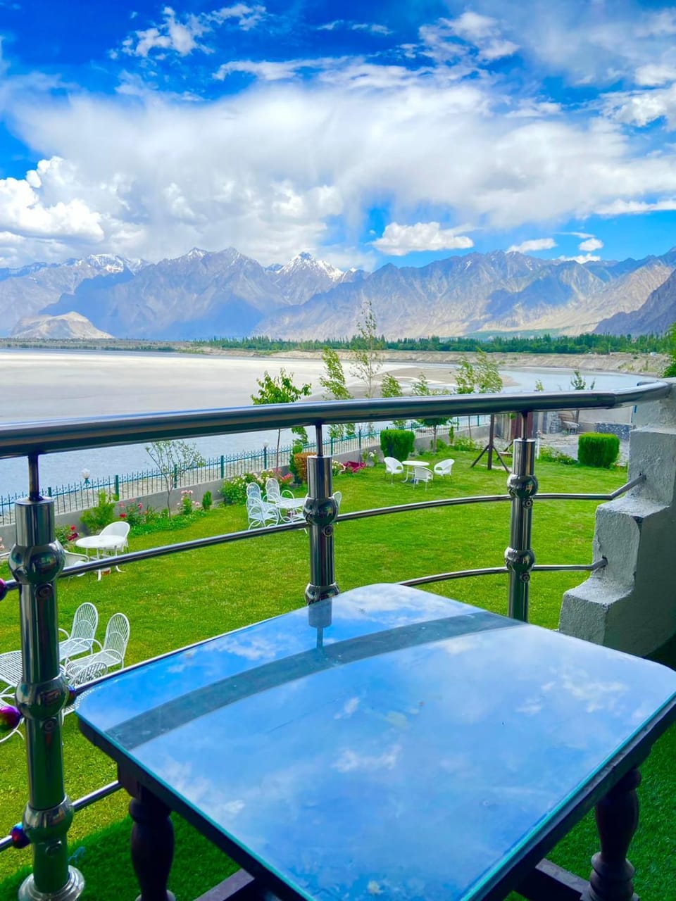 Balcony/Terrace, River view