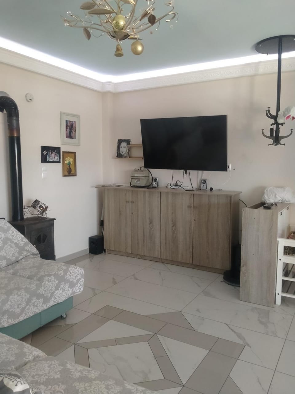 TV and multimedia, Living room, Seating area, fireplace