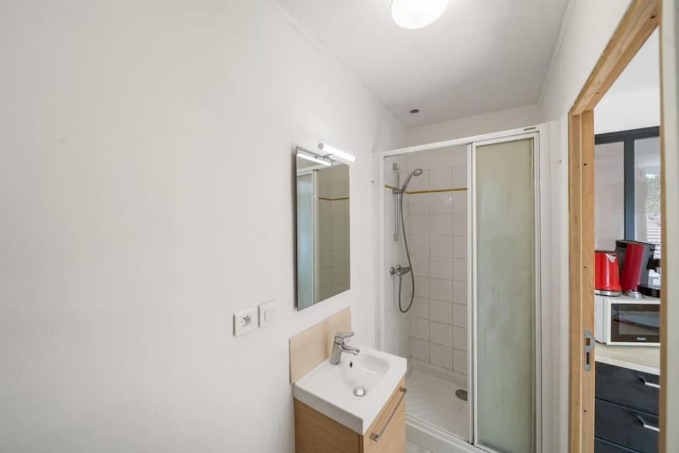 LA VIE EN ROSE, Calme, 5min du centre,parking facile Apartment in Beaune