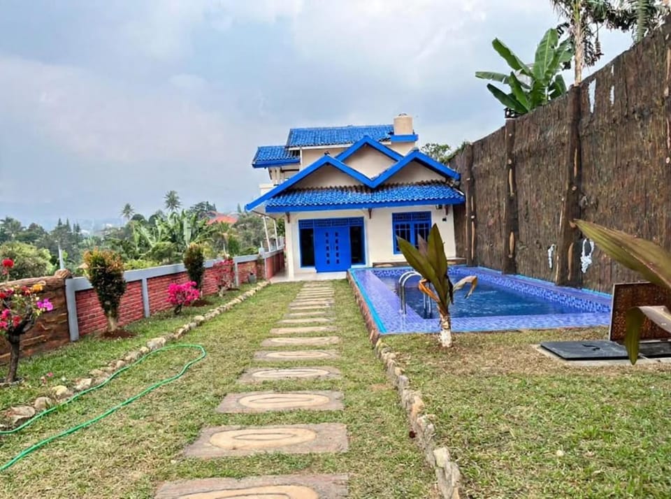 Villa Kay Terrace Villa in Cisarua