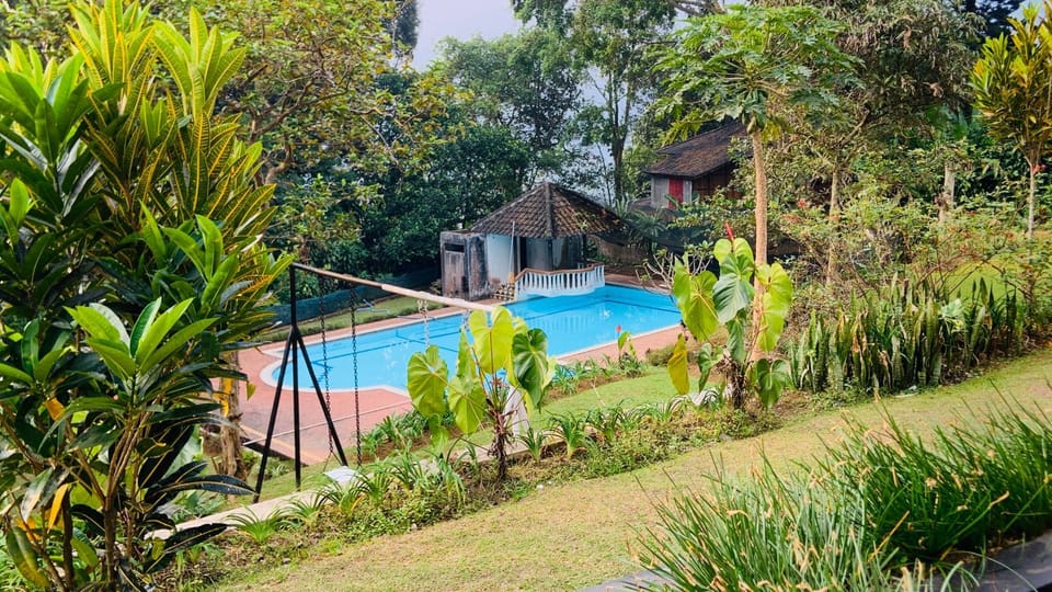 Villa Kay Palace Villa in Cisarua
