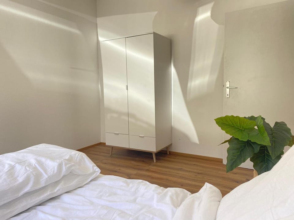 Bed, Photo of the whole room, Bedroom, wardrobe