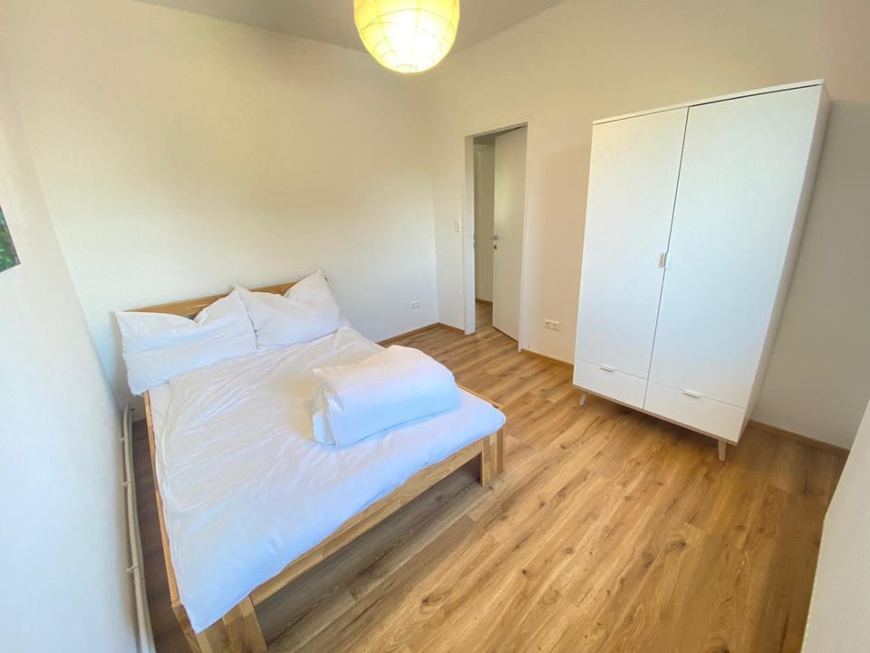 Bed, Photo of the whole room, Bedroom, wardrobe