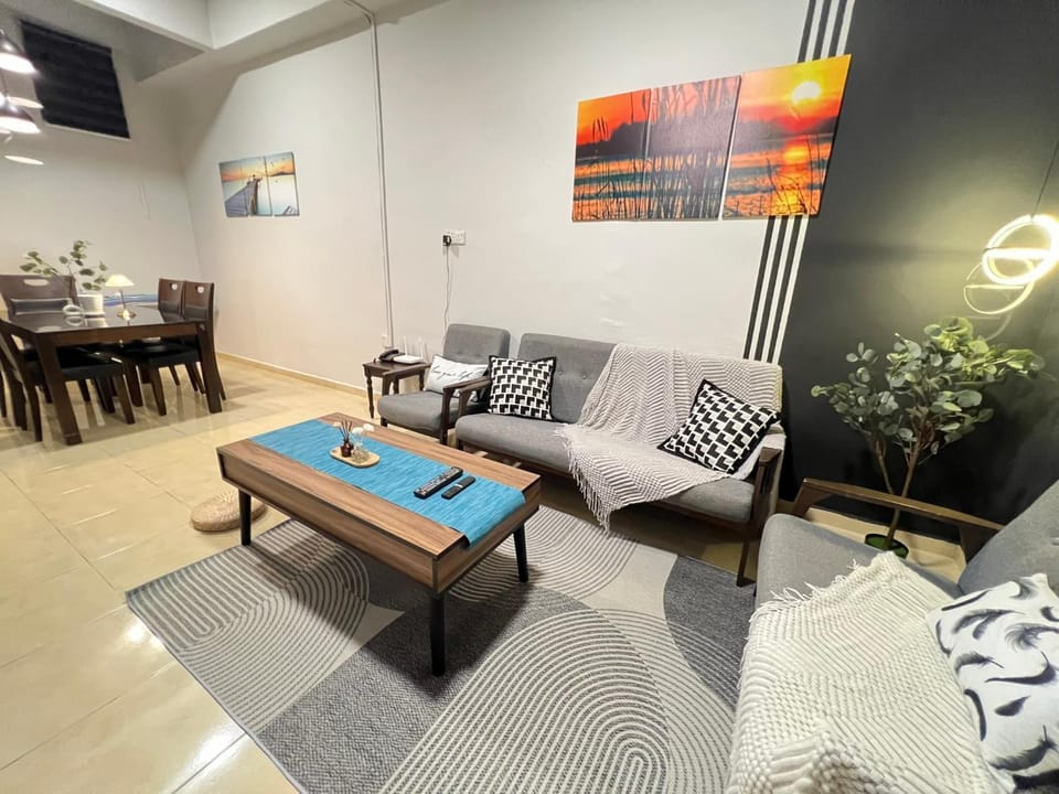 YOLO3 10PAX CentralTown Piano, PoolTable, Netflix House in Pahang, Malaysia