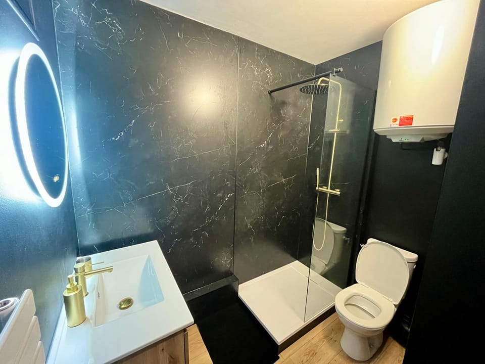 Shower, Toilet, Bathroom