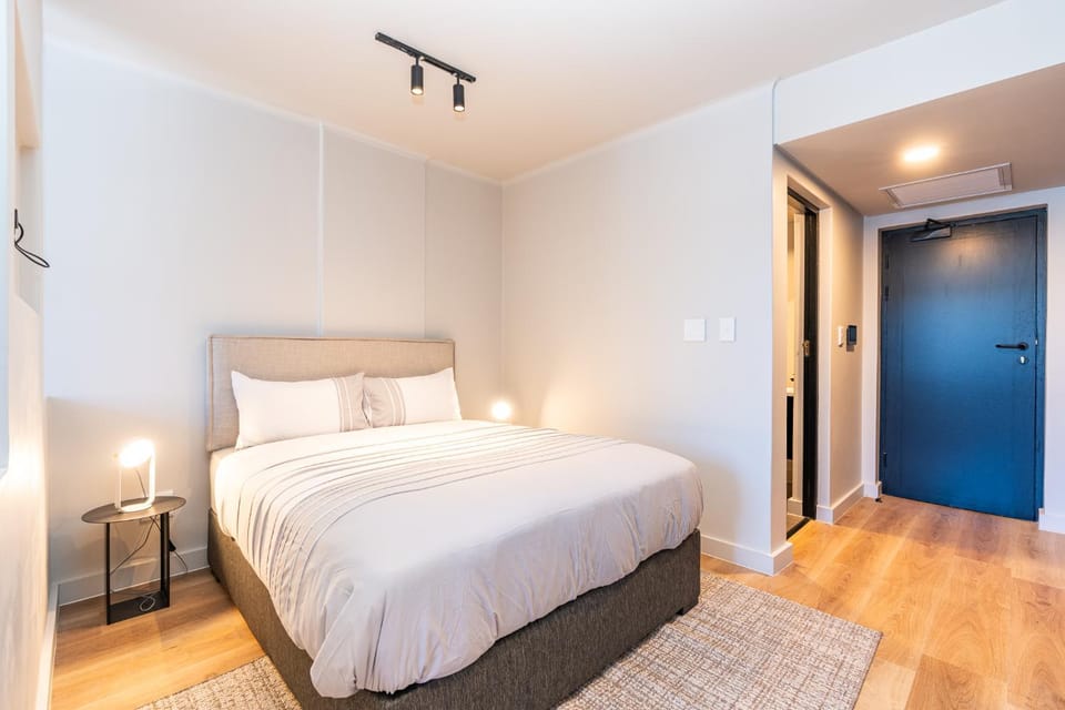 Photo of the whole room, Bedroom