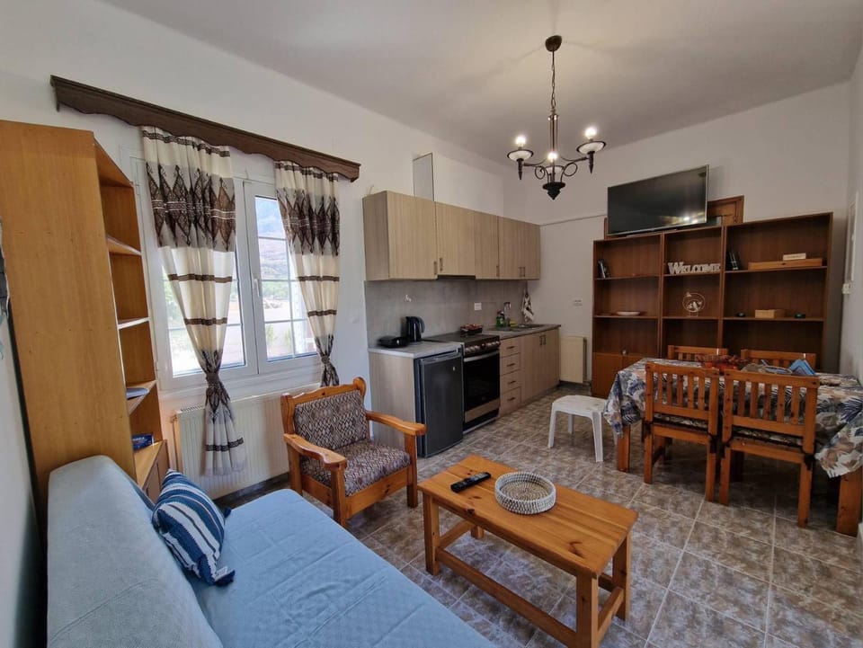 Kitchen or kitchenette, Seating area