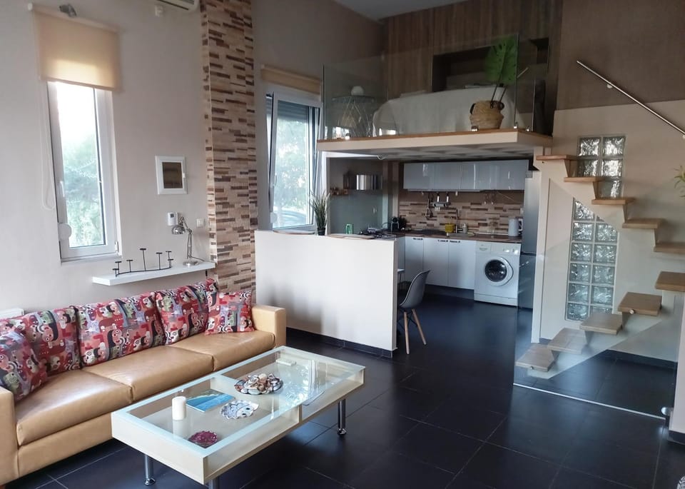 Kitchen or kitchenette, Living room, Seating area