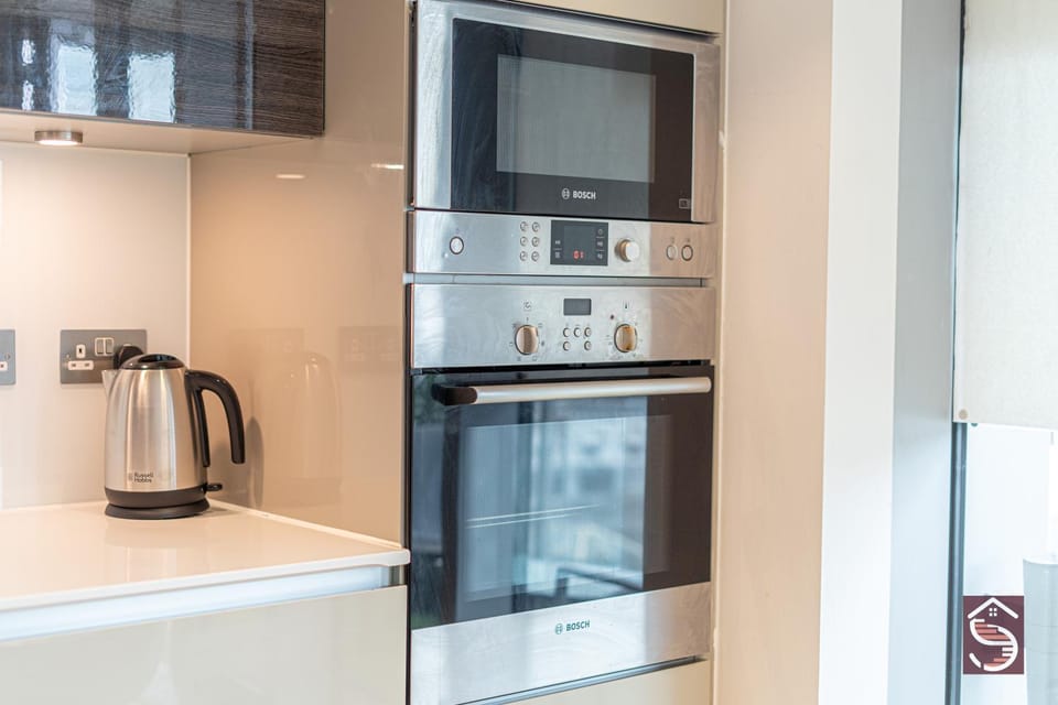 microwave, oven, kitchen