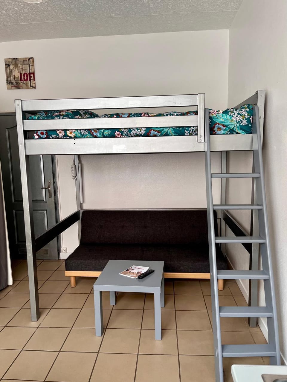 Bedroom, bunk bed