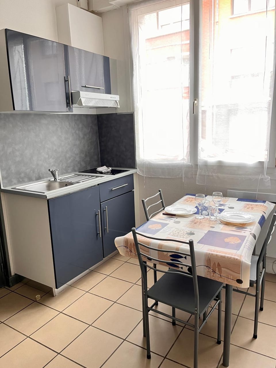 Kitchen or kitchenette, Dining area, stove, kitchen