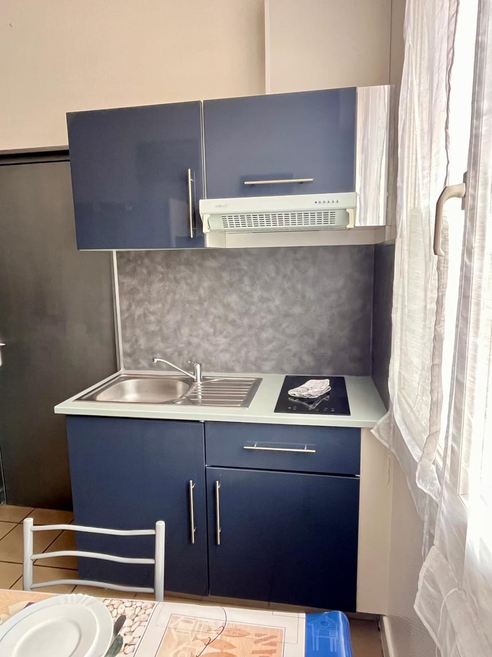 Kitchen or kitchenette, stove, kitchen