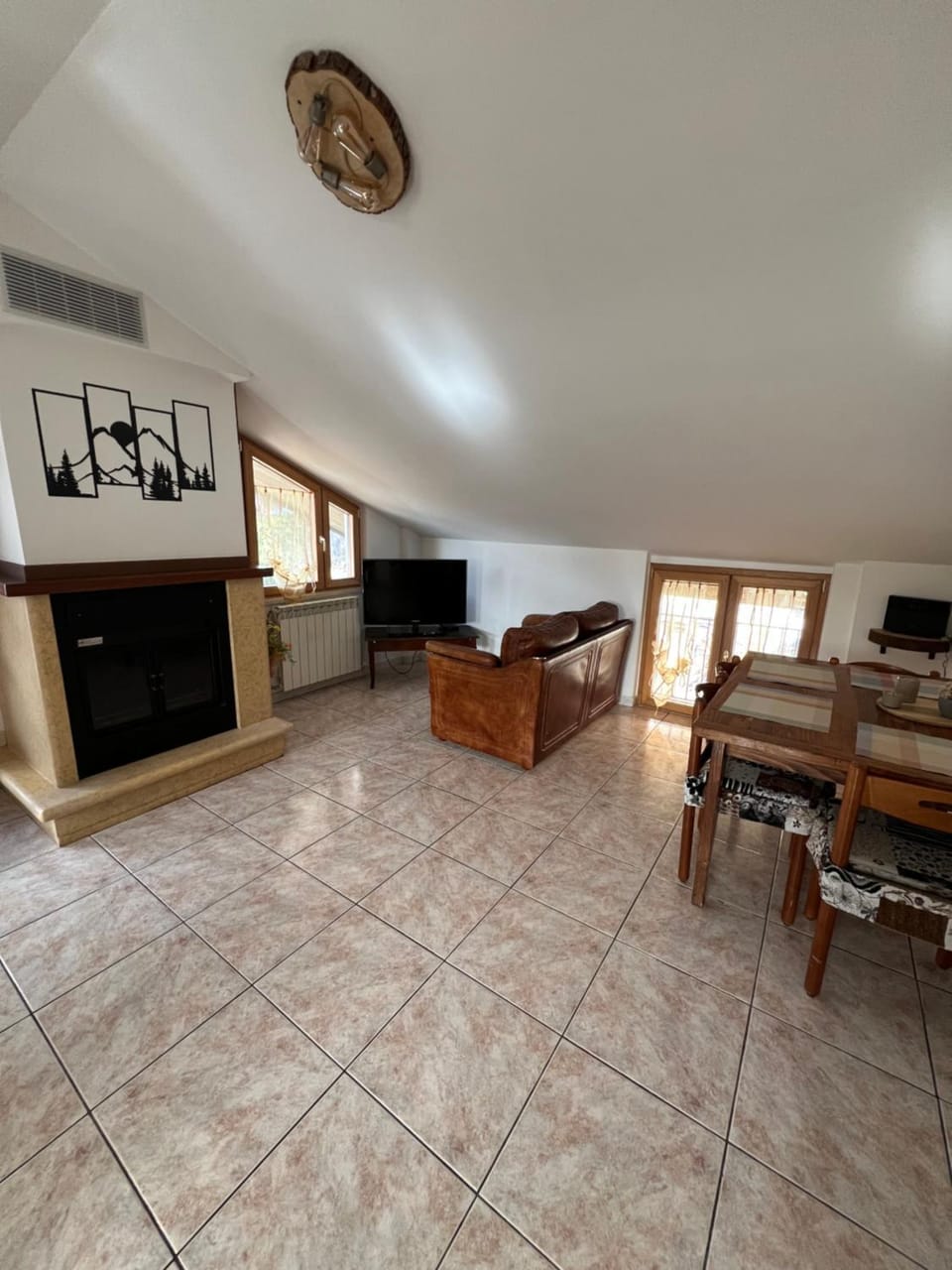TV and multimedia, Living room, Dining area