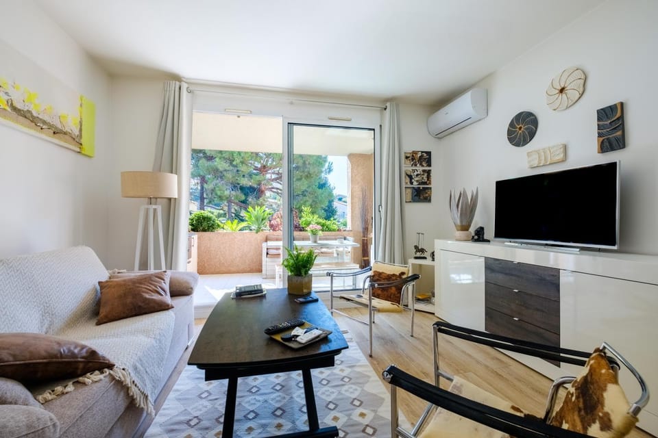 Property building, Living room