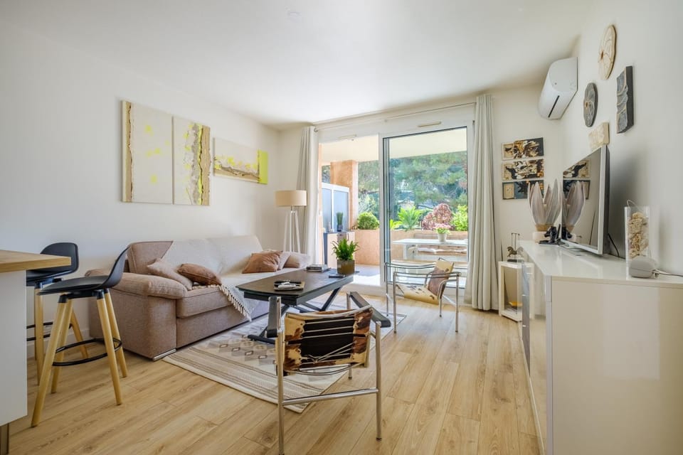 Property building, Living room