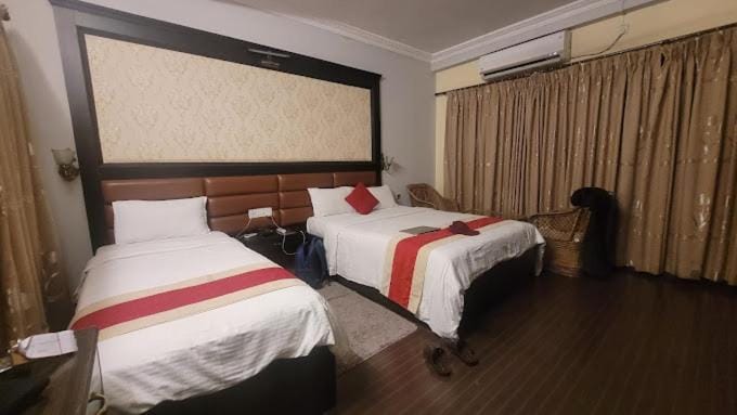 Bed, Photo of the whole room, Bedroom, air conditioner