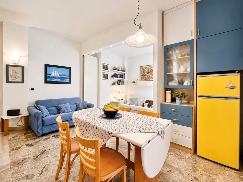Hostdomus - Navy Suite Apartment in Finale Ligure
