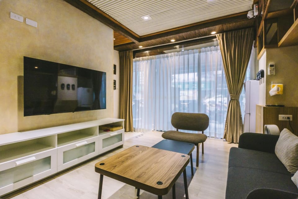 Communal lounge/ TV room, TV and multimedia, Photo of the whole room, Evening entertainment