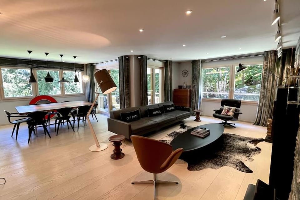 Living room, Dining area