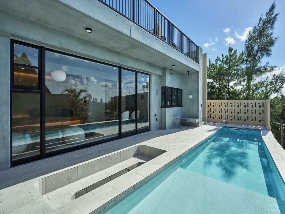 Balcony/Terrace, Swimming pool