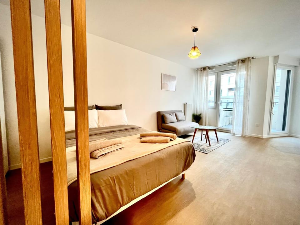 Bed, Living room, Bedroom