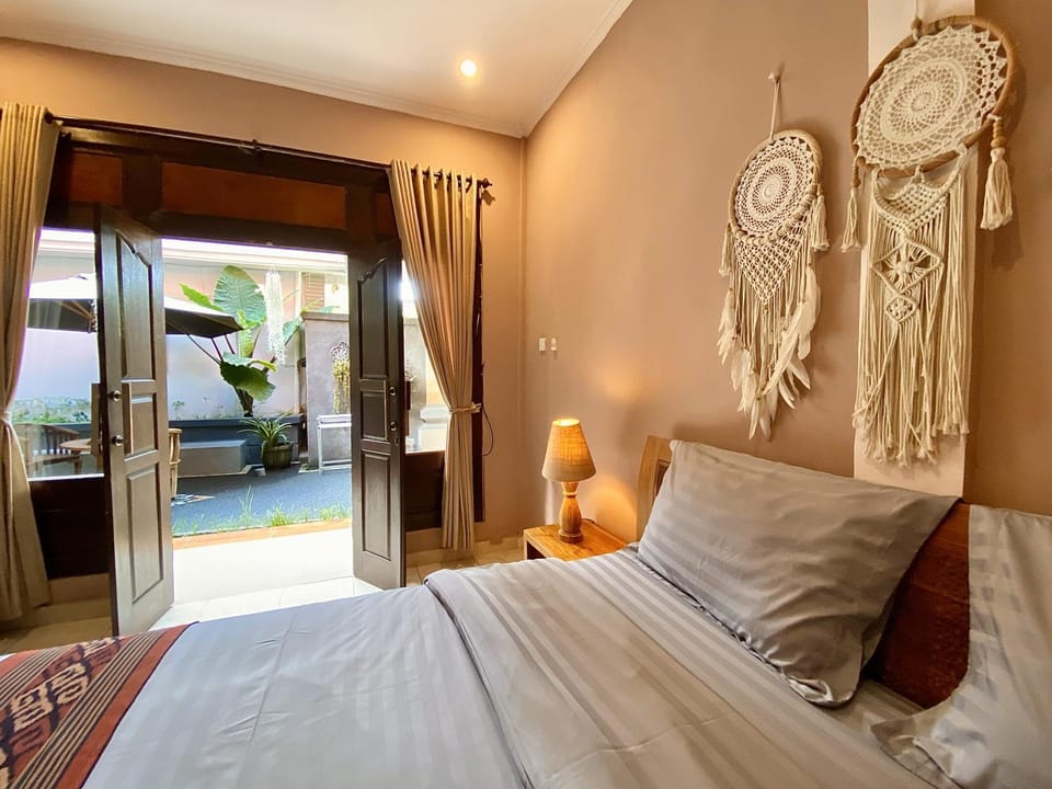 Bed, Photo of the whole room