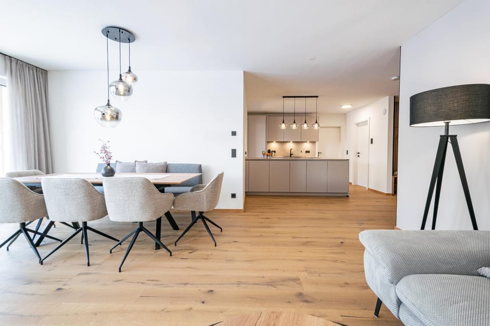 Kitchen or kitchenette, Dining area, stove