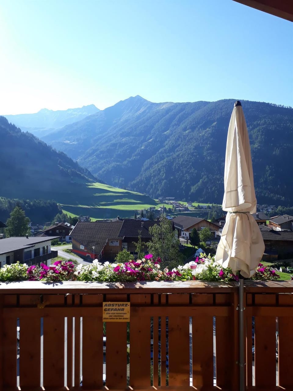 View (from property/room), Balcony/Terrace, Mountain view