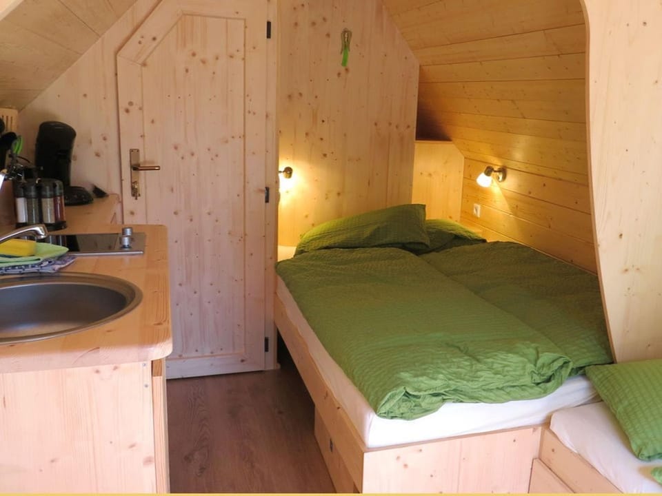 Bed, Kitchen or kitchenette, Photo of the whole room