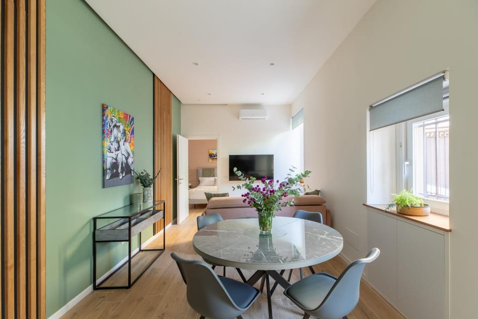 TV and multimedia, Living room, Dining area
