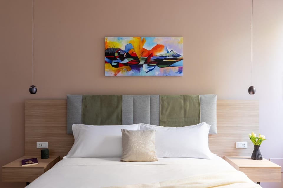 Bed, Photo of the whole room, Decorative detail, Bedroom