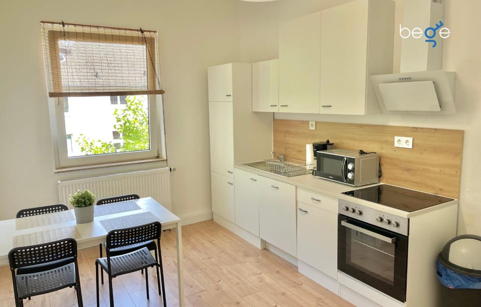 Kitchen or kitchenette, Dining area, dishwasher, oven, stove