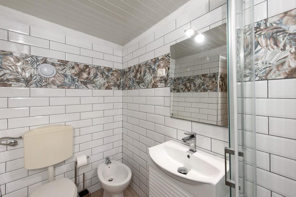 Bathroom, Living room