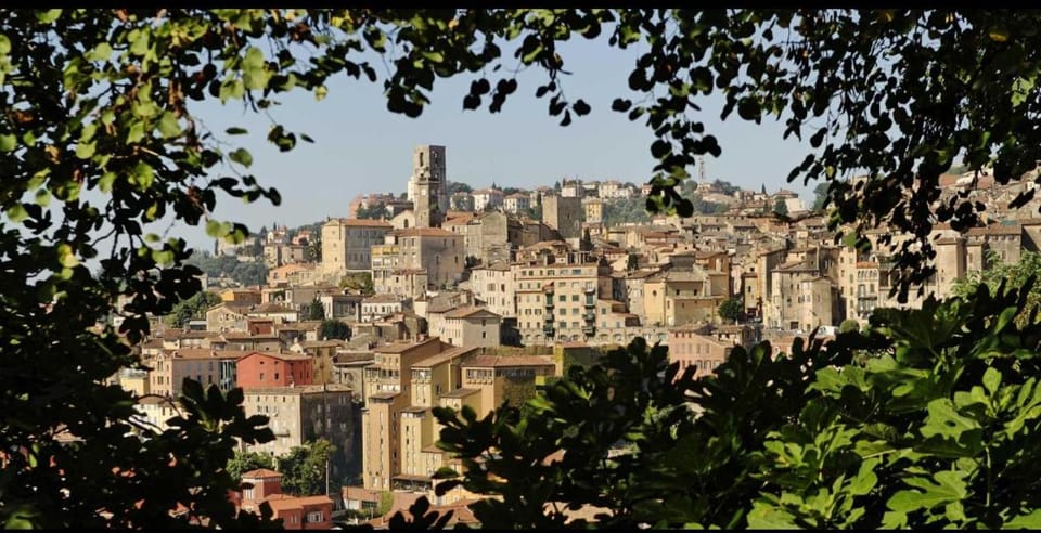 Centre ville - cosy appartement - sous les parapluies Apartment in Grasse