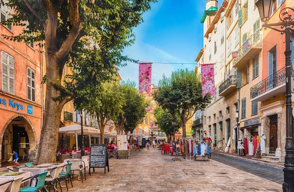 Centre ville - cosy appartement - sous les parapluies Apartment in Grasse