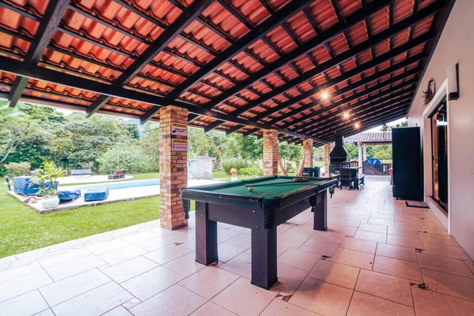 Recanto Vultuoso- Casa de campo - Area Gourmet Completa- Piscina aquecida-Quadra de areia-Cancha de Bocha-Hospedagem e eventos-para eventos cobramos taxa extra por pessoa House in Joinville