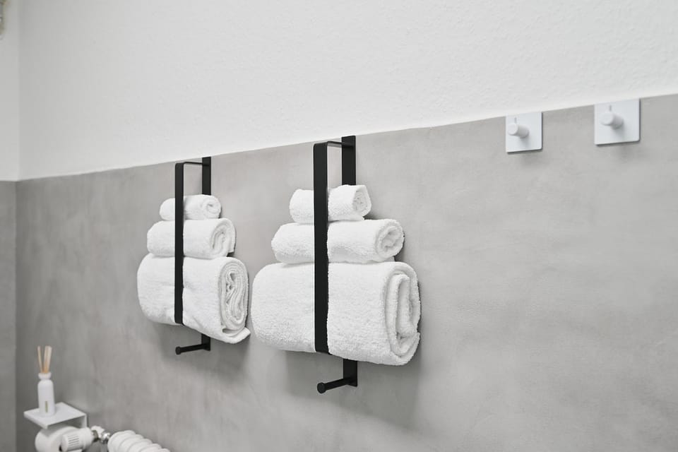 Bathroom, towels